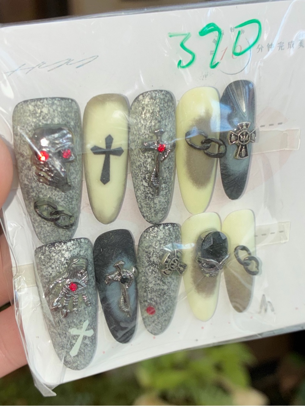 Gothic Metallic Press-On Nails | 3D Skull & Cross Charm Set - Picture 3 of 6